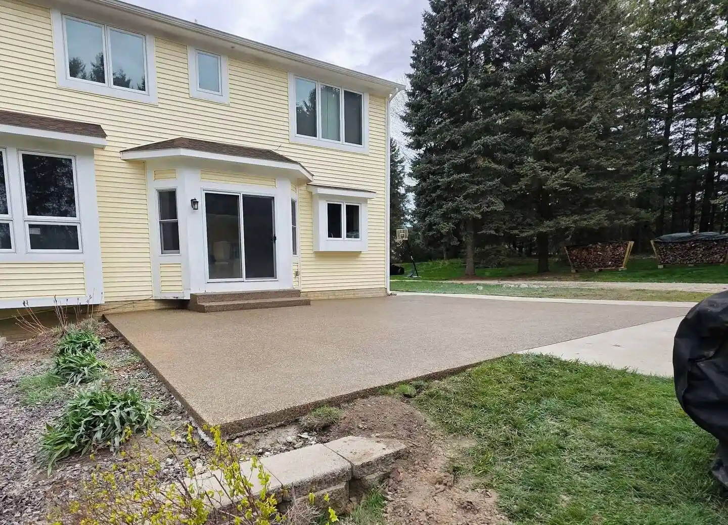 Exposed Aggregate - Custom Concrete Finishes in Michigan